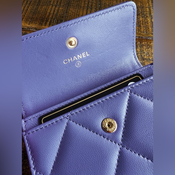 SOLD ❌ Chanel 19 Flap Card Holder & Dust Bag - Picture 3 of 12